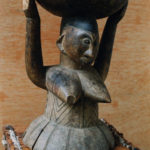 Escabeau femme Mali - 23 x 34 - bois